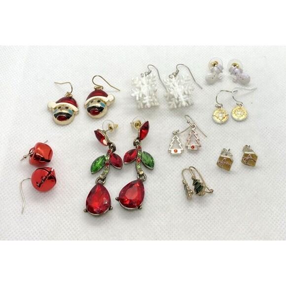 Vintage - Now Lot 9 Pairs Pierced Christmas Earrings Bell‎ Santa Snowflake Tree - Picture 1 of 15